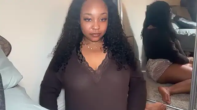 Snapshot of Yourmommysilk chatting on March 2026 05:11:01 AM Yourmommysilk online show from March 2026 05:11:01 AM