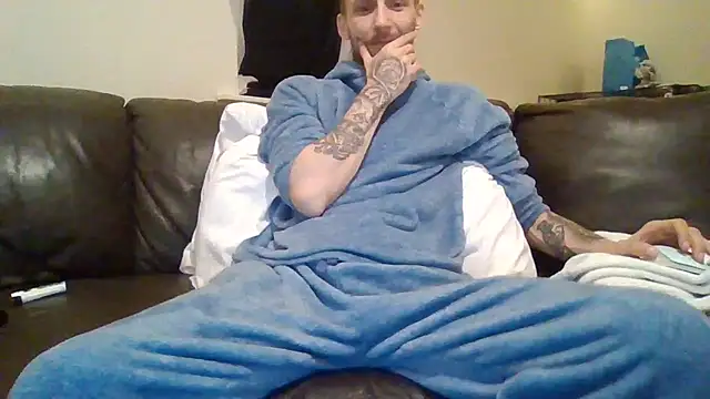 Snapshot of feetlovrr94 chatting on April 2026 01:38:01 AM feetlovrr94 online show from April 2026 01:38:01 AM