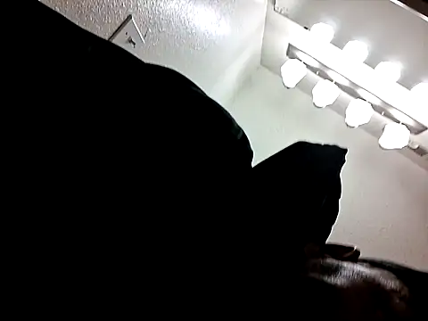 Snapshot of middickstroking chatting on May 2026 05:34:02 AM middickstroking online show from May 2026 05:34:02 AM