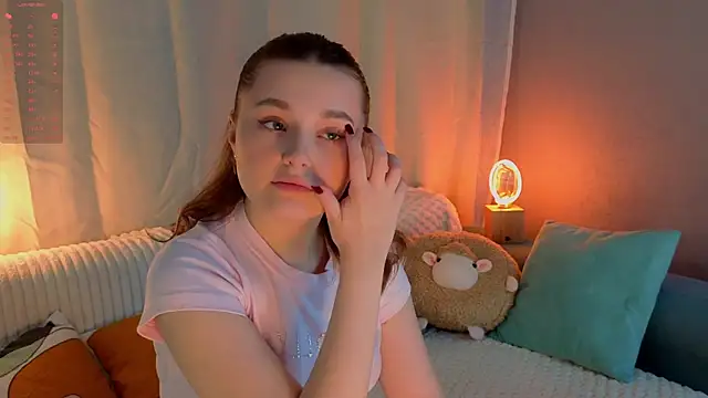 Snapshot of LorriMonz chatting on June 2026 01:55:02 AM LorriMonz online show from June 2026 01:55:02 AM