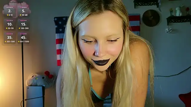 Snapshot of mia_chillhere chatting on July 2026 04:44:02 PM mia chillhere online show from July 2026 04:44:02 PM