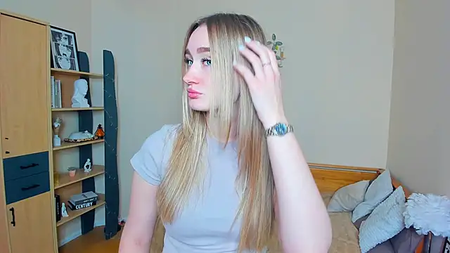VioletteClaire online show from May 2026 07:46:02 AM