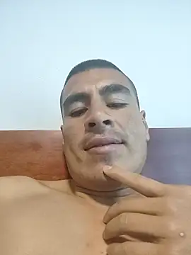 Snapshot of EdwiinR chatting on March 2026 04:22:01 PM EdwiinR online show from March 2026 04:22:01 PM