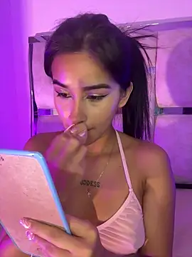 Snapshot of Lizzy_Bonnie chatting on May 2026 11:55:02 PM Lizzy Bonnie online show from May 2026 11:55:02 PM