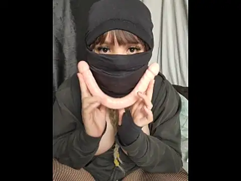 Snapshot of NomiHana chatting on May 2026 02:27:01 AM NomiHana online show from May 2026 02:27:01 AM