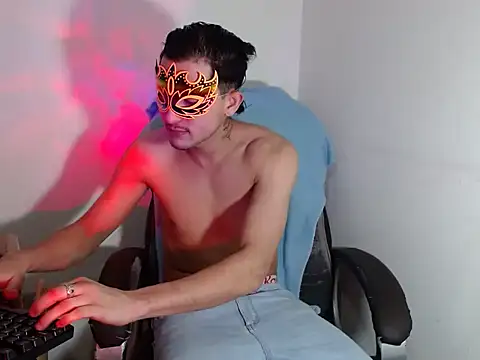 SexyboyHot2000 online show from May 2026 03:24:01 AM