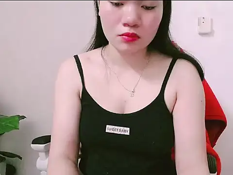 Snapshot of Suhynxx chatting on April 2026 10:04:01 PM Suhynxx online show from April 2026 10:04:01 PM