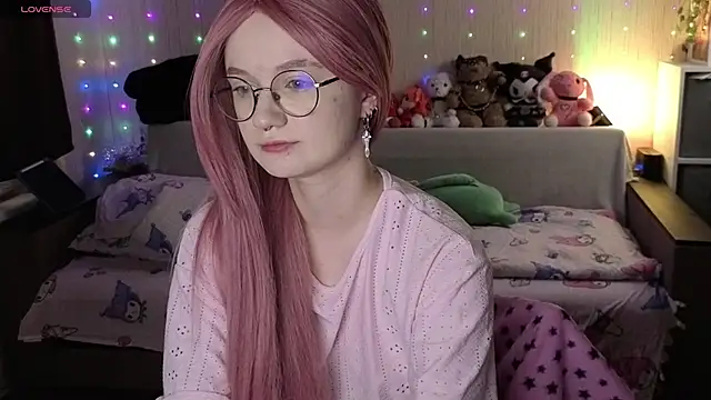 Snapshot of JulietFisher chatting on March 2026 04:12:02 AM JulietFisher online show from March 2026 04:12:02 AM