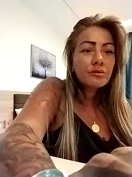 Snapshot of Exotic_ParisX chatting on March 2026 05:51:02 PM Exotic ParisX online show from March 2026 05:51:02 PM