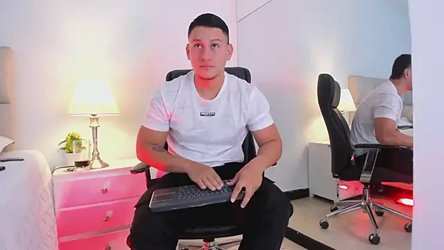 Chriss Diamond online show from May 2026 08:25:01 PM