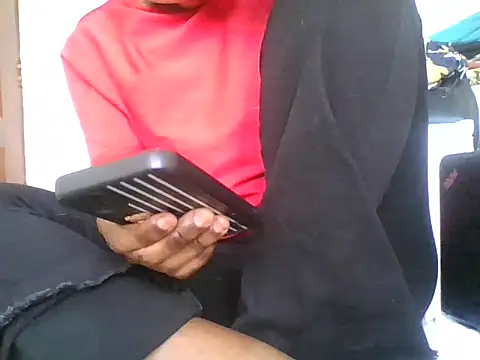 Snapshot of Thandie40 chatting on March 2026 05:30:02 AM Thandie40 online show from March 2026 05:30:02 AM