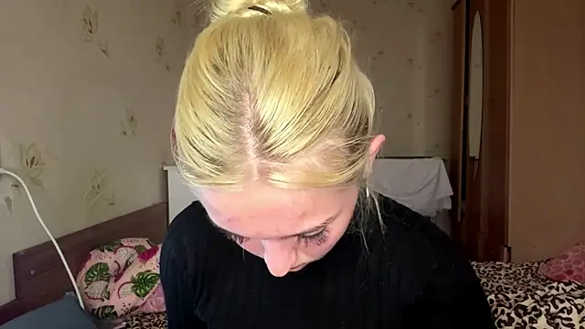 Sophia Blonde online show from May 2026 03:18:02 PM