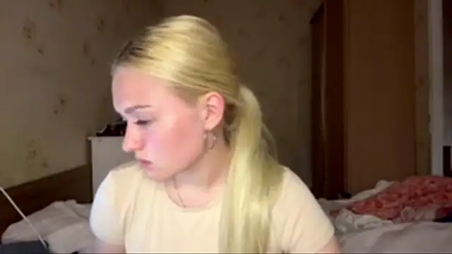Sophia Blonde online show from May 2026 03:40:01 PM