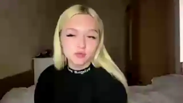 Sophia Blonde online show from May 2026 06:15:02 PM