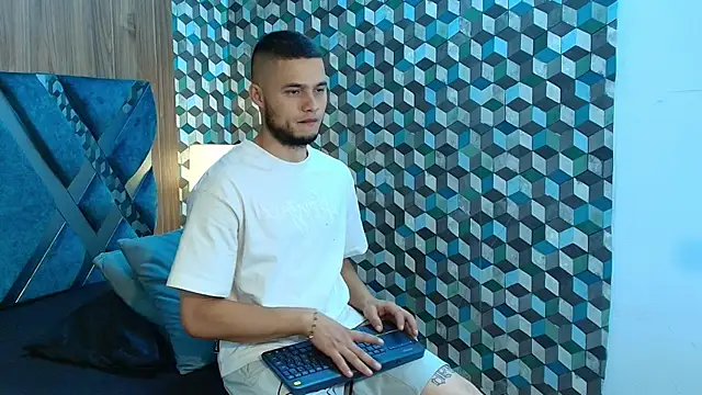 Joaho Fernandez online show from July 2026 08:40:01 PM