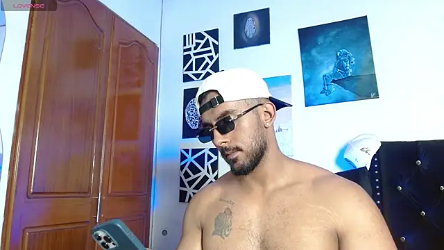 Snapshot of romanpearce_ chatting on July 2026 08:37:01 PM romanpearce online show from July 2026 08:37:01 PM