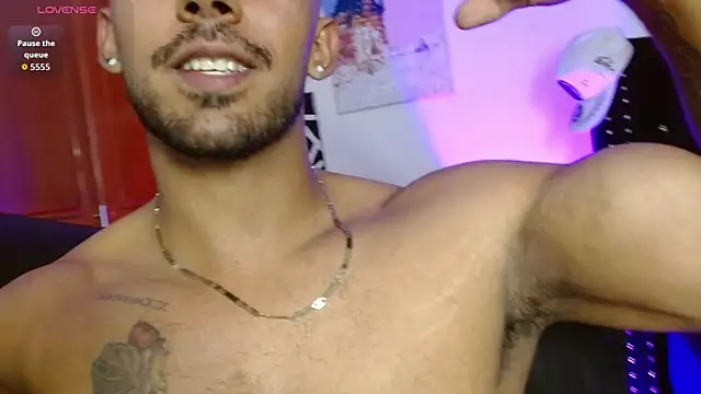 Snapshot of romanpearce_ chatting on July 2026 10:13:02 PM romanpearce online show from July 2026 10:13:02 PM
