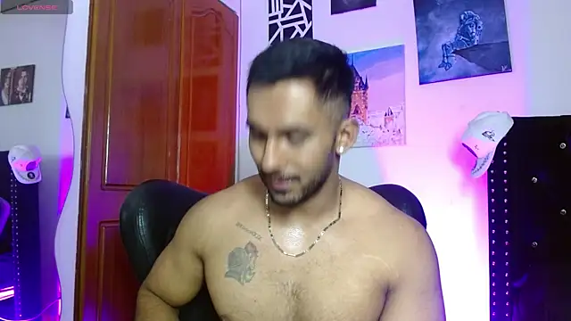 Snapshot of romanpearce_ chatting on July 2026 05:53:02 PM romanpearce online show from July 2026 05:53:02 PM