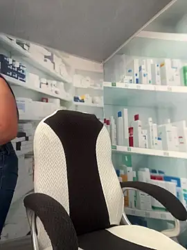 Snapshot of Ambeer-18 chatting on April 2026 07:00:01 PM Ambeer-18 online show from April 2026 07:00:01 PM