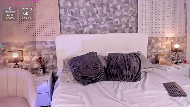 Ambar-Rouse online show from April 2026 07:45:01 PM