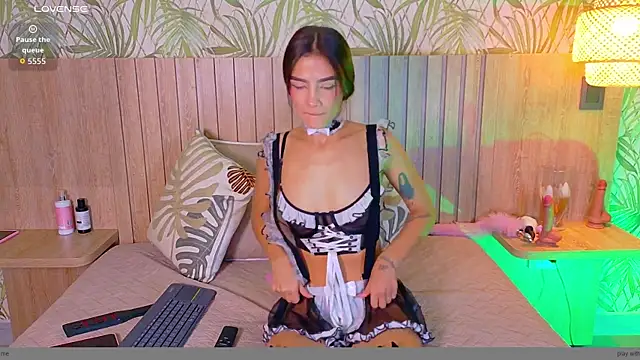 Charlott  18 online show from May 2026 12:55:02 PM