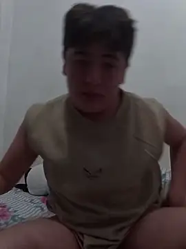 Snapshot of upssamuuu chatting on April 2026 04:01:01 AM upssamuuu online show from April 2026 04:01:01 AM