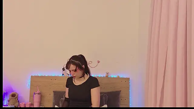 Snapshot of Sweet_Alice_S chatting on May 2026 09:03:01 AM Sweet Alice S online show from May 2026 09:03:01 AM