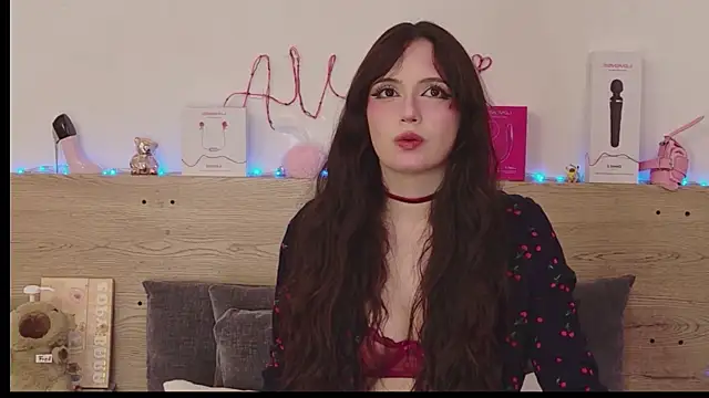 Snapshot of Sweet_Alice_S chatting on May 2026 10:17:02 PM Sweet Alice S online show from May 2026 10:17:02 PM