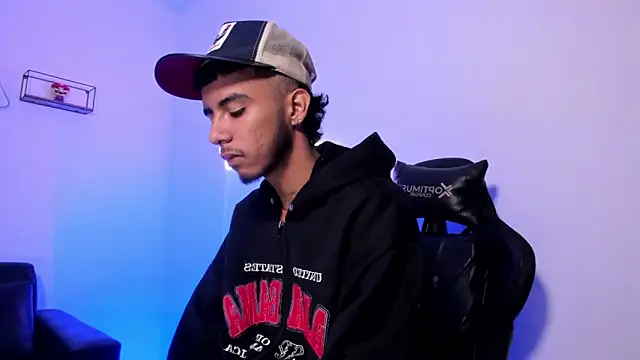 Red 4KT online show from March 2026 09:43:01 PM