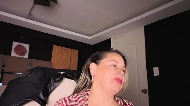 Snapshot of Cinthya_roberts chatting on July 2026 02:21:01 PM Cinthya roberts online show from July 2026 02:21:01 PM