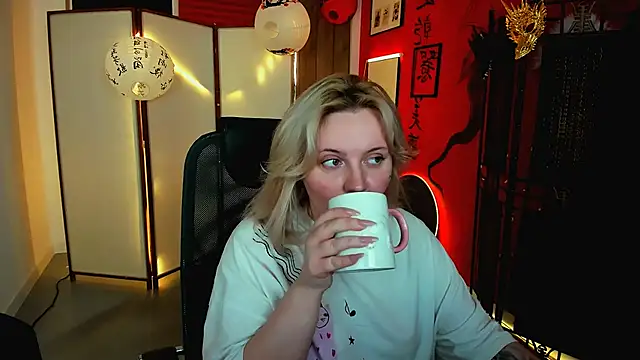 KathyBriggs online show from May 2026 05:12:01 AM