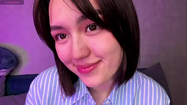 Snapshot of lilysolar chatting on May 2026 04:04:02 PM lilysolar online show from May 2026 04:04:02 PM