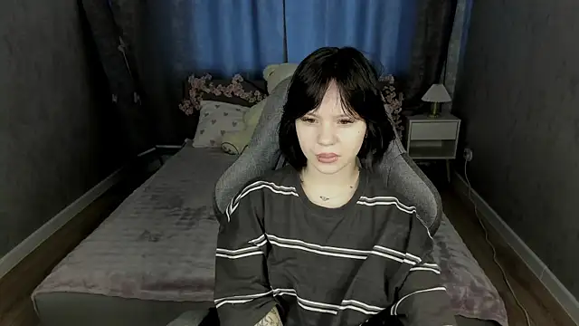 Loly Cuttie online show from May 2026 01:14:01 AM