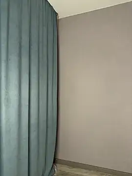 Snapshot of AliceVilliers chatting on May 2026 09:42:02 PM AliceVilliers online show from May 2026 09:42:02 PM