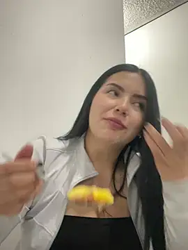 Cami olarte online show from April 2026 12:35:02 AM