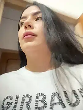 Snapshot of Cami_olarte chatting on May 2026 08:06:02 PM Cami olarte online show from May 2026 08:06:02 PM