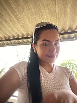 Snapshot of Cami_olarte chatting on June 2026 03:03:02 PM Cami olarte online show from June 2026 03:03:02 PM