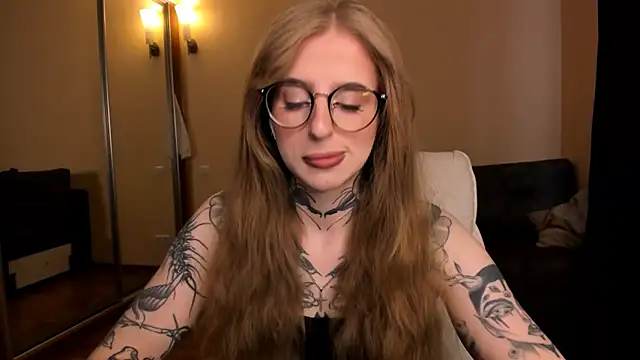 Snapshot of harley_kimm chatting on April 2026 04:59:02 AM harley kimm online show from April 2026 04:59:02 AM