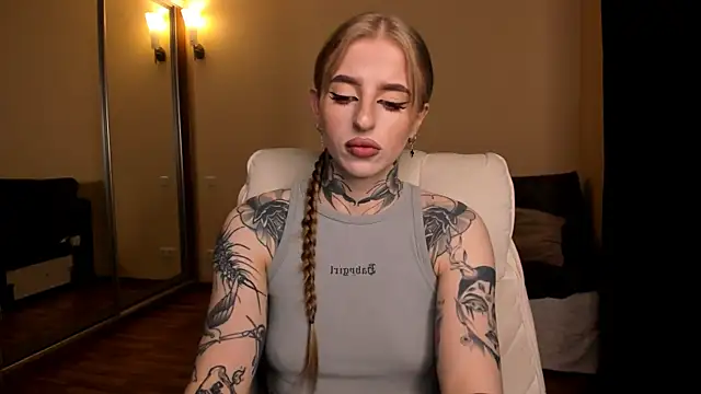 Snapshot of harley_kimm chatting on May 2026 04:54:02 AM harley kimm online show from May 2026 04:54:02 AM