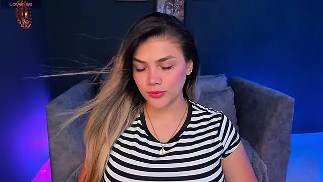 Snapshot of Sofia_Velvetx chatting on April 2026 09:23:01 PM Sofia Velvetx online show from April 2026 09:23:01 PM