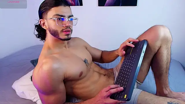 Snapshot of IamAxel03 chatting on June 2026 08:36:01 PM IamAxel03 online show from June 2026 08:36:01 PM