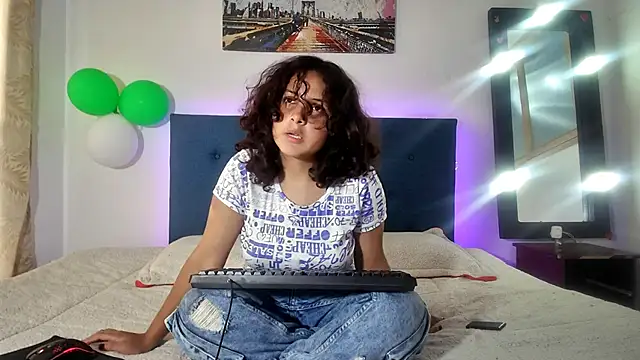 Snapshot of Miza_Cute chatting on March 2026 09:42:01 PM Miza Cute online show from March 2026 09:42:01 PM