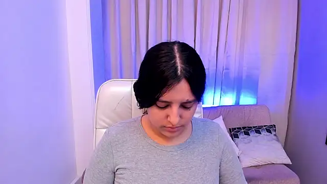 Snapshot of Arihanna_London chatting on May 2026 03:26:02 AM Arihanna London online show from May 2026 03:26:02 AM