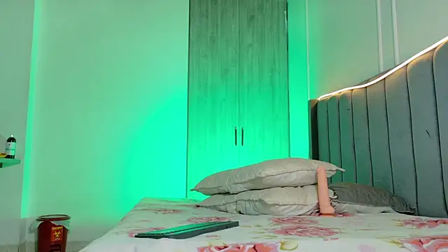 tifaniith  online show from March 2026 07:13:02 PM