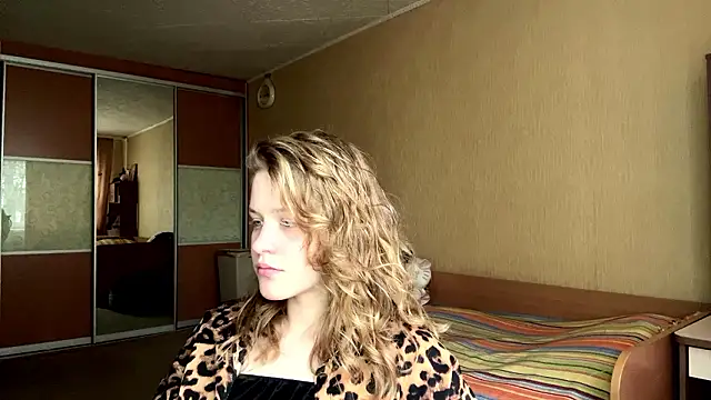 Snapshot of CarmonSuentenfuss chatting on March 2026 05:07:02 AM CarmonSuentenfuss online show from March 2026 05:07:02 AM