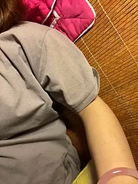 Snapshot of -Vaci- chatting on April 2026 03:32:02 PM -Vaci- online show from April 2026 03:32:02 PM