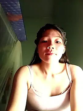 Snapshot of -Quyny- chatting on May 2026 11:48:01 AM -Quyny- online show from May 2026 11:48:01 AM