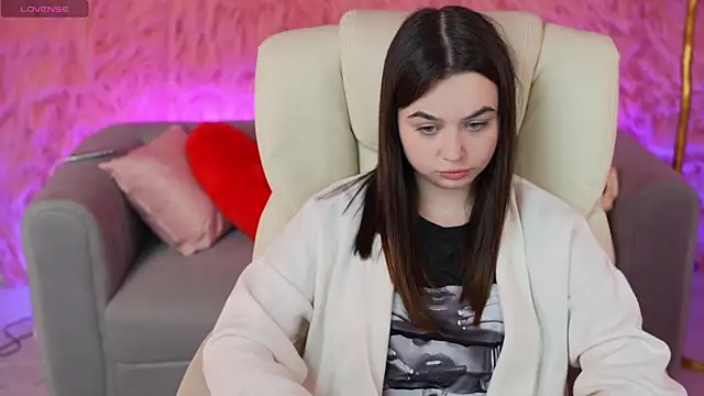 Snapshot of LeslyPeach_ chatting on March 2026 02:17:01 PM LeslyPeach online show from March 2026 02:17:01 PM