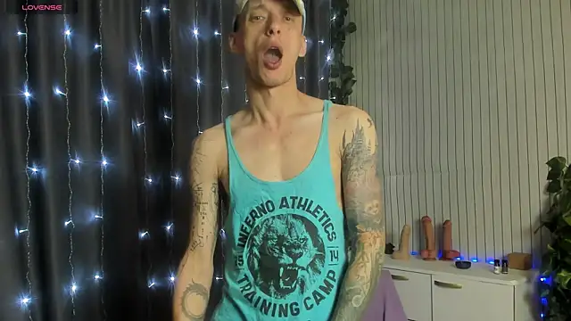 Snapshot of James2Inked chatting on July 2026 06:30:02 AM James2Inked online show from July 2026 06:30:02 AM