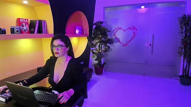 BiancaRoyalle online show from April 2026 09:17:02 PM